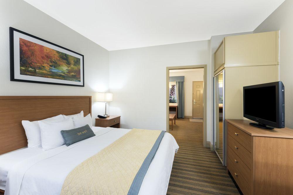 Comfort Suites Baton Rouge South I-10 Inniswold Exteriör bild